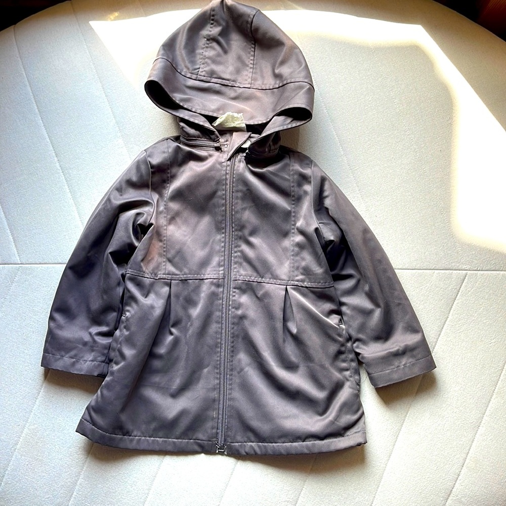 Peekaboo Beans rain coat. Size 3